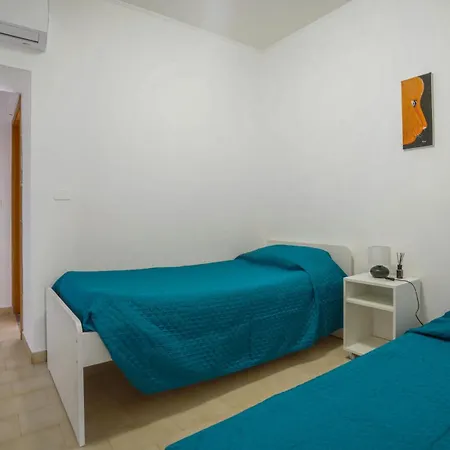 2 Bedroom Cozy In Апартаменты Таджа